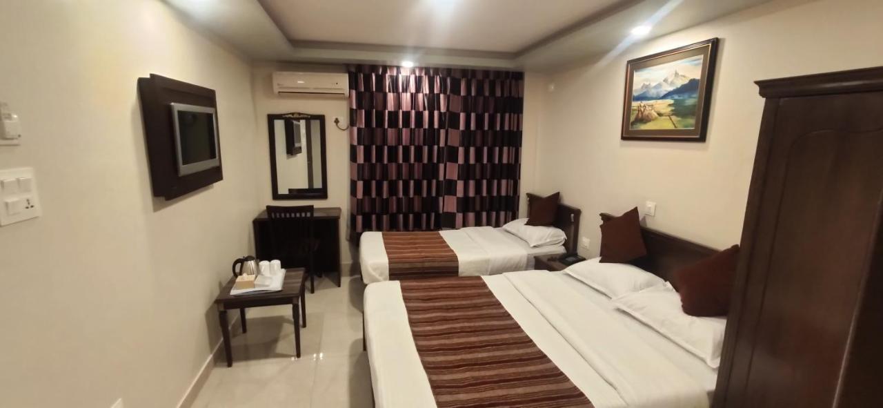 Hotel Pipal Tree Kathmandu Esterno foto
