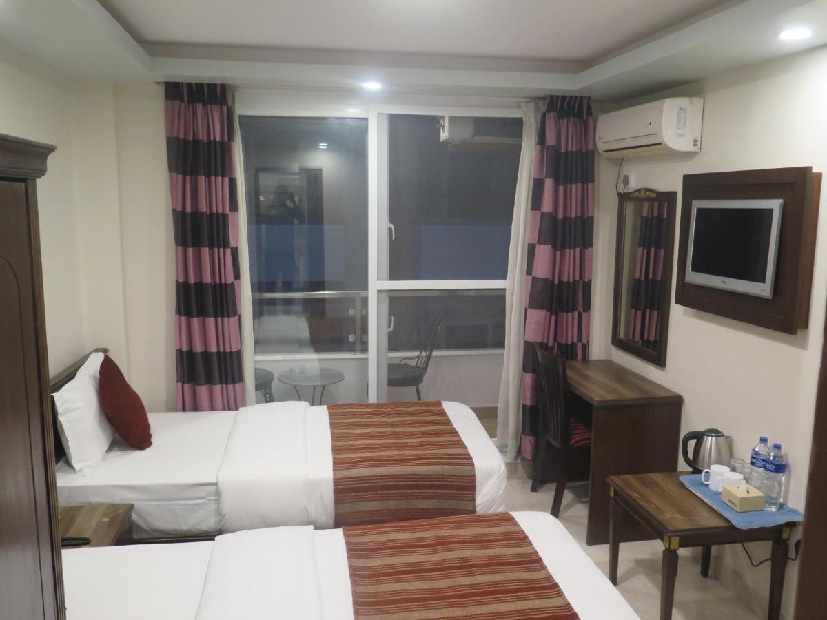 Hotel Pipal Tree Kathmandu Esterno foto