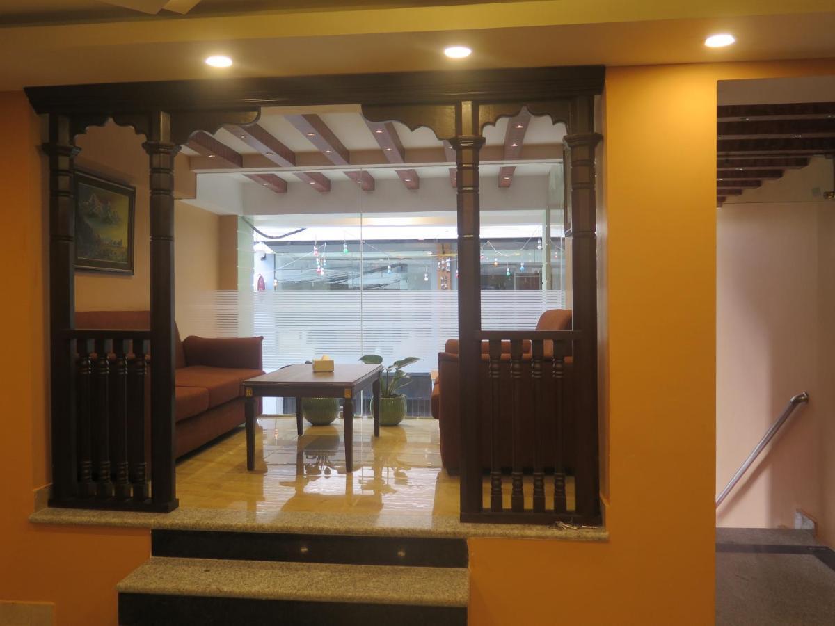 Hotel Pipal Tree Kathmandu Esterno foto